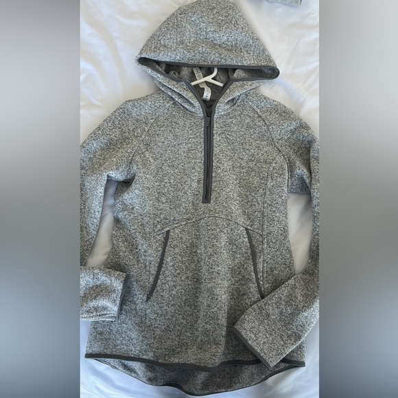 Lululemon sweater size 6 - Picture 1 of 3